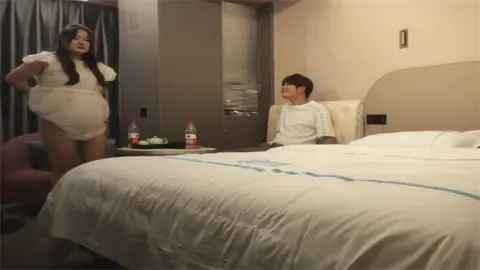 日久生情大奶D罩杯骚货穿女仆装